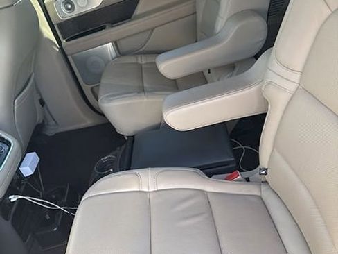 Used 2021 Lincoln Navigator Reserve w/ Luxury Package AWD/4WD image 6