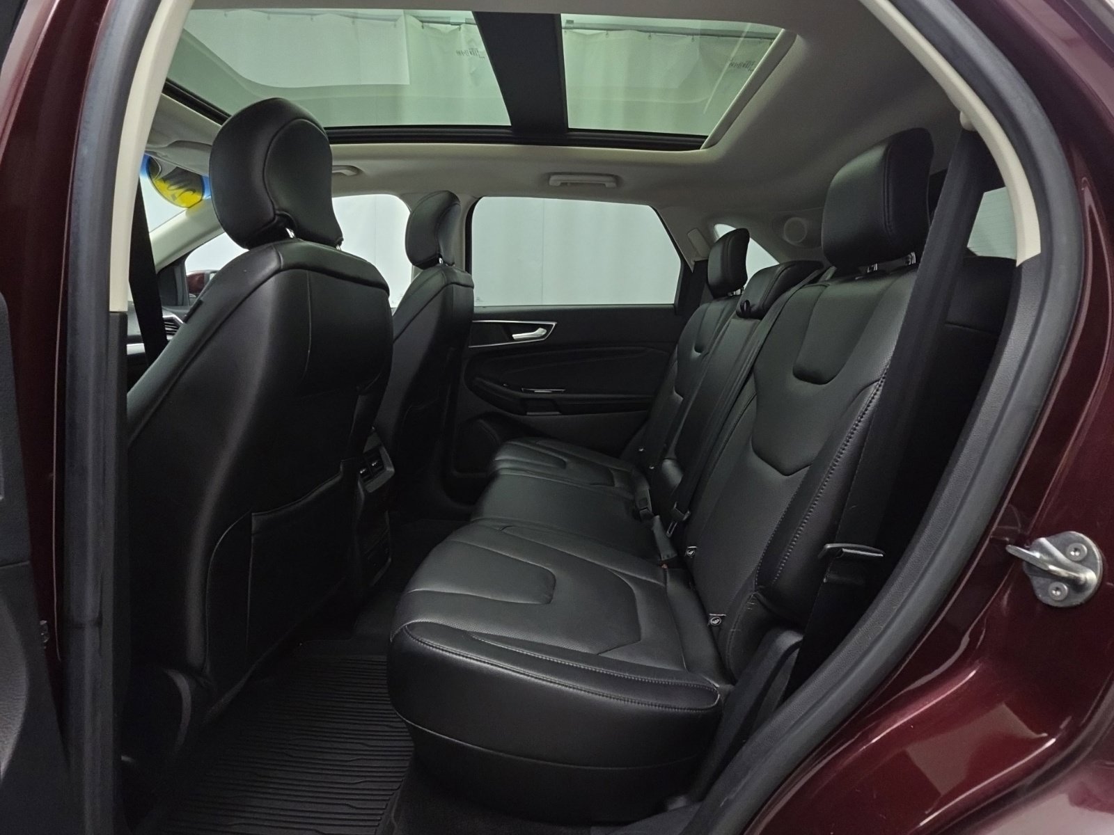 Used 2017 Ford Edge Titanium w/ Equipment Group 301A AWD/4WD image 29