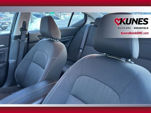 Used 2023 Nissan Altima 2.5 SV image 15