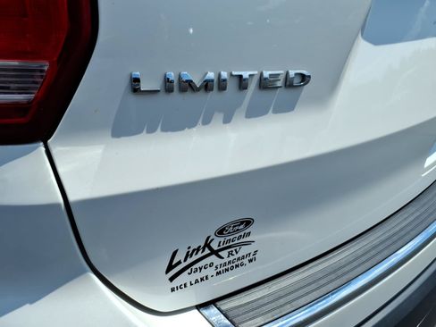 Used 2019 Ford Explorer Limited w/ Ford Safe & Smart Package AWD/4WD image 4