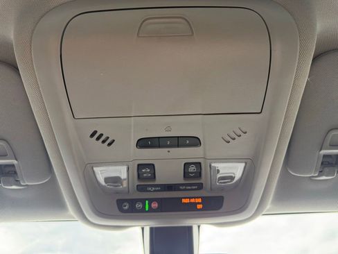 Used 2018 Chevrolet Equinox LT w/ Sun & Infotainment Package FWD image 24
