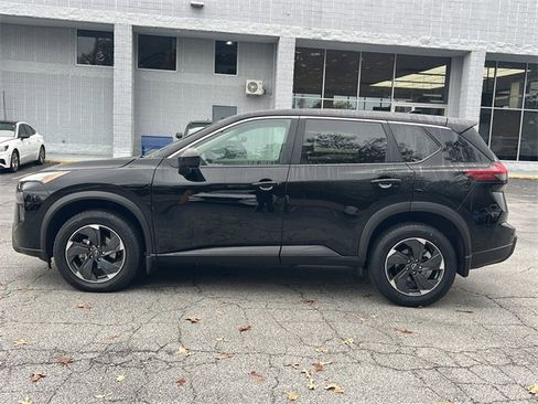 Certified 2024 Nissan Rogue SV image 27