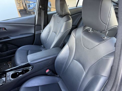 Used 2022 Toyota Prius Prime XLE FWD image 9