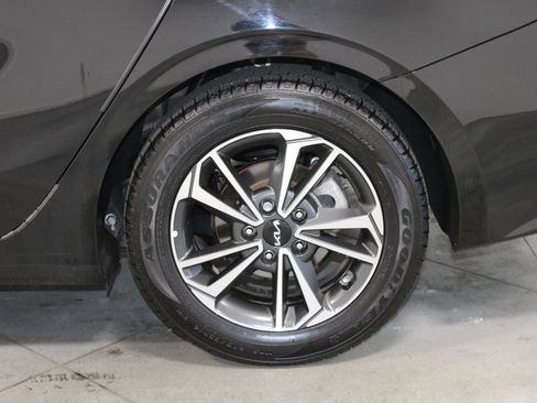 Used 2024 Kia Forte LXS FWD image 16