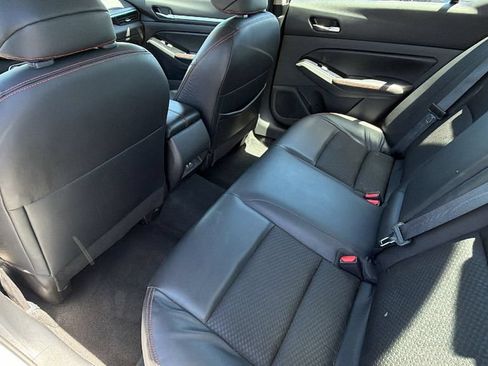 Used 2024 Nissan Altima 2.5 SR FWD image 24