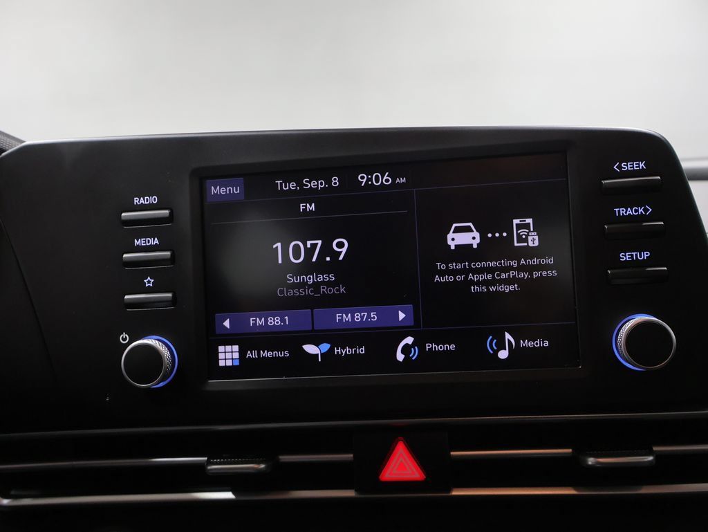 Used 2026 Hyundai Elantra Hybrid FWD image 24
