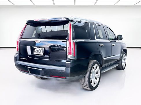 Used 2019 Cadillac Escalade Luxury AWD/4WD image 4