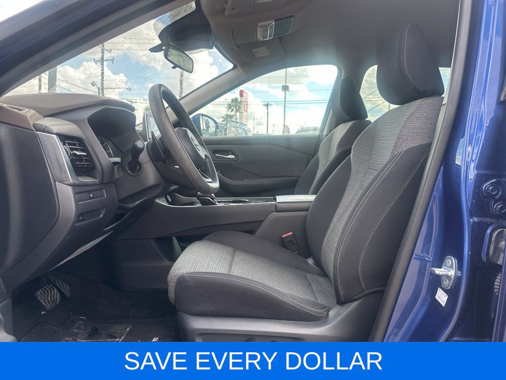 Used 2022 Nissan Rogue SV FWD image 9