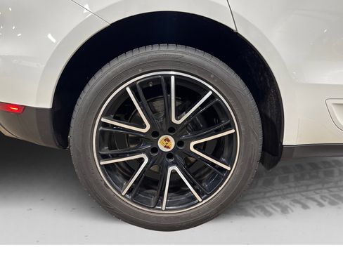 Used 2019 Porsche Macan AWD/4WD image 50