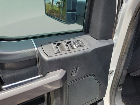 Used 2019 Ford F150 XLT w/ Equipment Group 302A Luxury AWD/4WD image 15