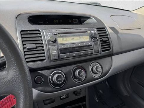Used 2005 Toyota Camry LE FWD image 13