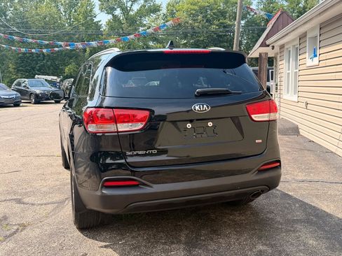 Used 2018 Kia Sorento FWD image 5
