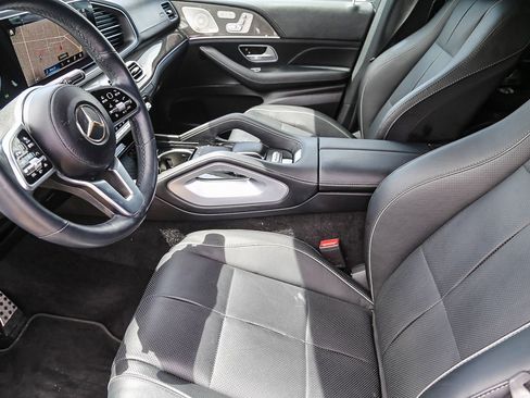 Used 2023 Mercedes-Benz GLS 580 4MATIC image 5