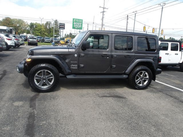 Used 2022 Jeep Wrangler Unlimited Sahara w/ Cold Weather Group AWD/4WD image 4