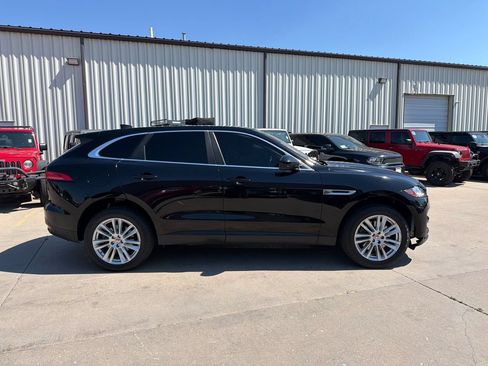 Used 2017 Jaguar F-PACE R-Sport AWD/4WD image 4