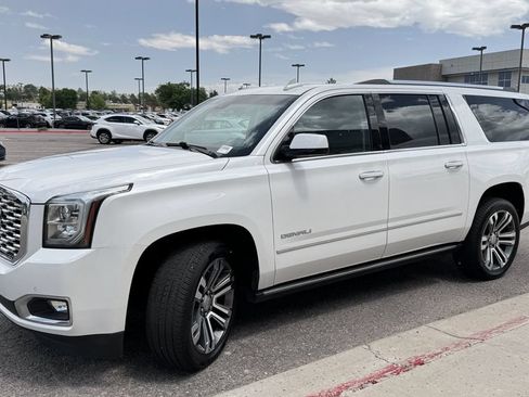 Used 2020 GMC Yukon XL Denali w/ Denali Ultimate Package AWD/4WD image 4