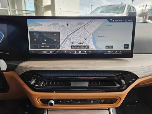 Used 2025 BMW 330i xDrive Sedan w/ Convenience Package image 30