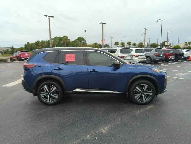 Certified 2022 Nissan Rogue Platinum w/ Head-Up Display Package FWD image 3