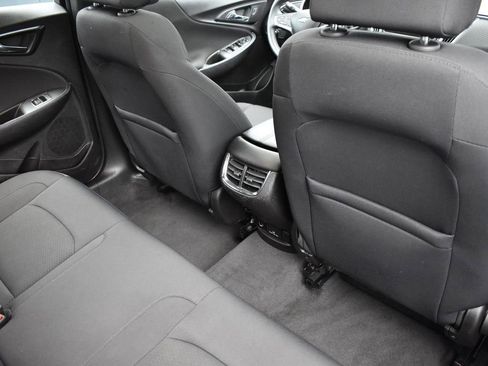 Used 2017 Chevrolet Malibu LT image 28