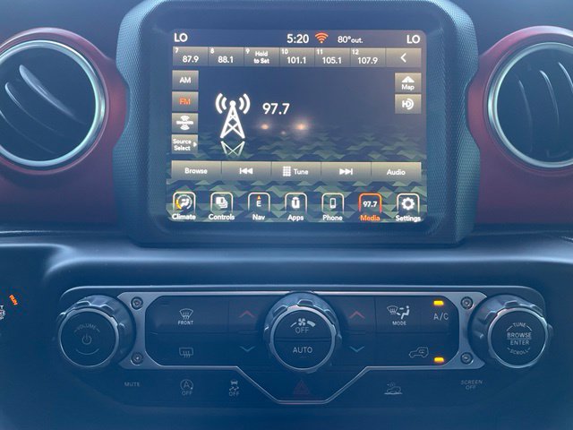 Used 2023 Jeep Wrangler Unlimited Rubicon AWD/4WD image 17