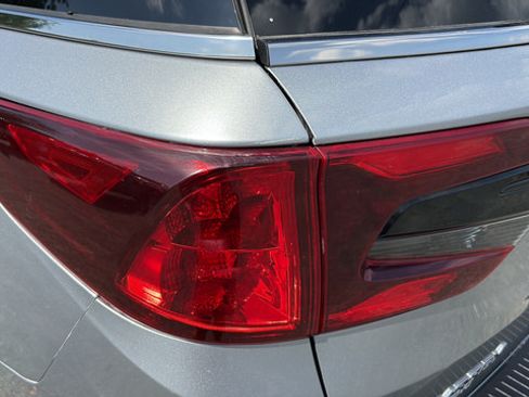 Used 2025 Honda Odyssey EX-L image 11