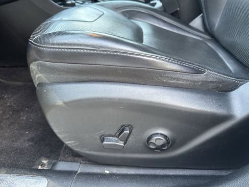 Used 2019 Jeep Cherokee Limited w/ Technology Group image 18