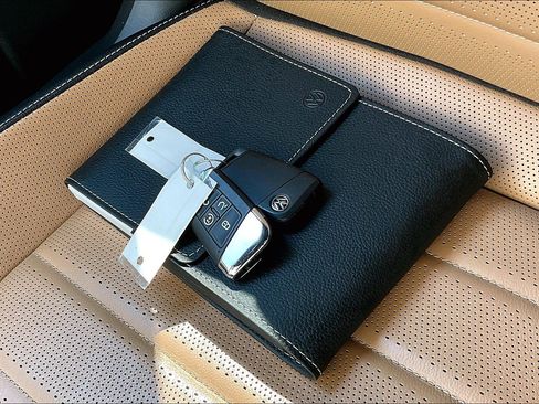 Used 2021 Volkswagen Atlas Cross Sport SEL Premium image 11