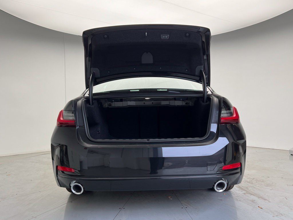 Certified 2026 BMW 330i Sedan w/ Premium Package RWD image 5