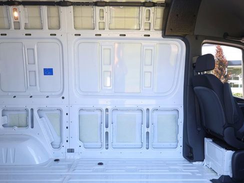 Used 2025 Mercedes-Benz Sprinter 2500 image 25