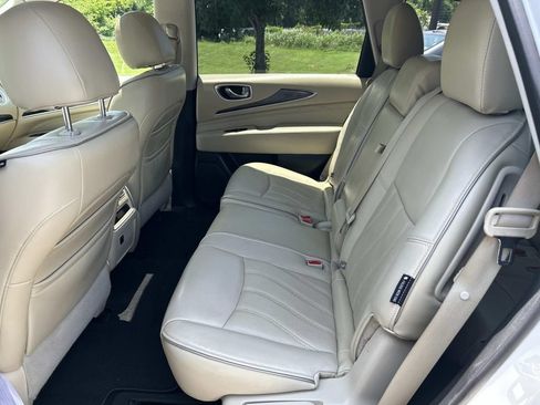 Used 2019 INFINITI QX60 Luxe w/ Essential Package FWD image 24