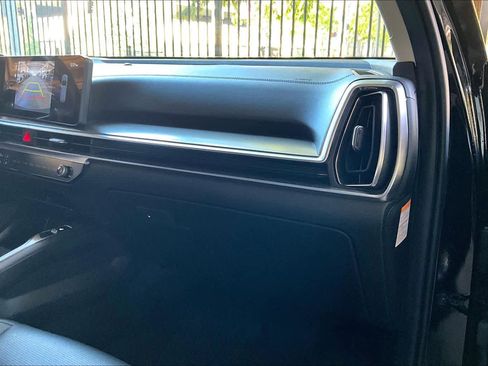 Used 2025 Kia Sorento EX w/ EX Panoramic Sunroof Package image 18