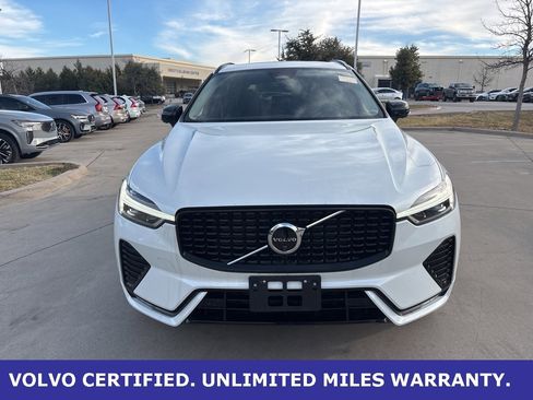 Certified 2025 Volvo XC60 B5 Plus image 2