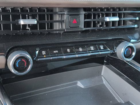 Used 2025 Chevrolet Tahoe LS AWD/4WD image 22