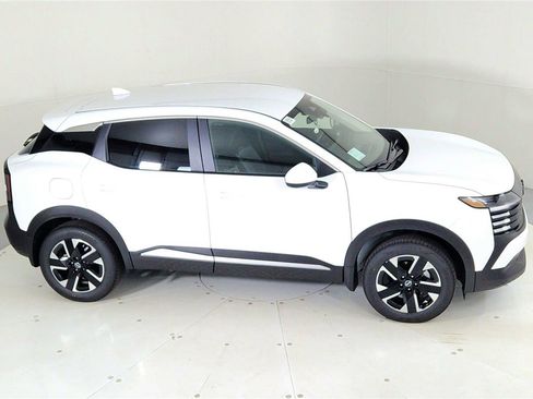 Used 2025 Nissan Kicks SV image 41