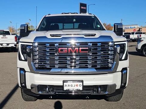 Used 2025 GMC Sierra 2500 Denali AWD/4WD image 3