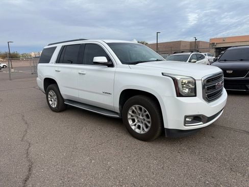 Used 2018 GMC Yukon SLT image 3