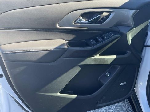Used 2023 Chevrolet Traverse LT w/ LT Premium Package image 16