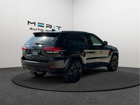 Used 2020 Jeep Grand Cherokee Altitude RWD image 9