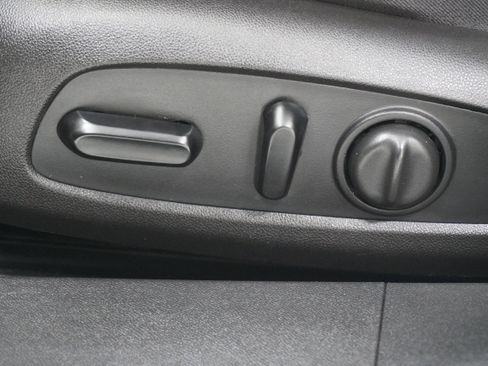 Used 2017 Chevrolet Malibu LT image 10