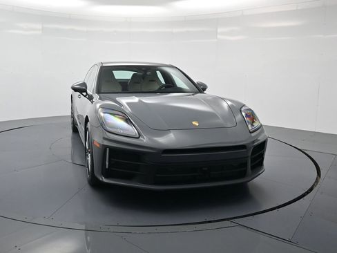 Used 2026 Porsche Panamera image 33