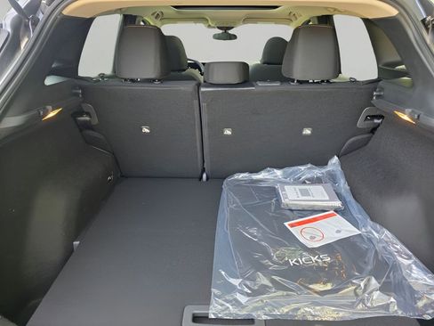 New 2026 Nissan Kicks SV w/ SV Premium Package FWD image 6