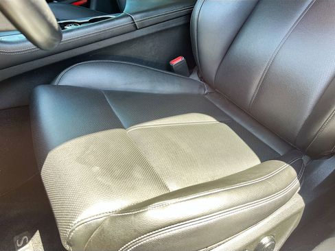 Used 2023 Genesis G70 2.0T RWD image 19