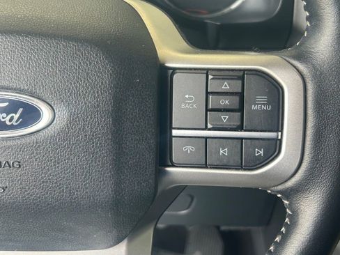 Used 2022 Ford Expedition XLT image 39