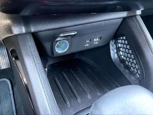 Used 2025 Chevrolet TrailBlazer LT AWD/4WD image 33