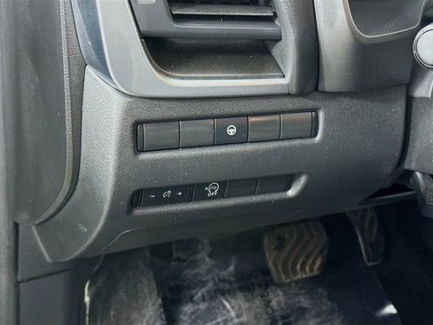 Used 2023 Nissan Rogue SV AWD/4WD image 16