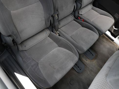 Used 2010 Toyota Sienna CE FWD image 12