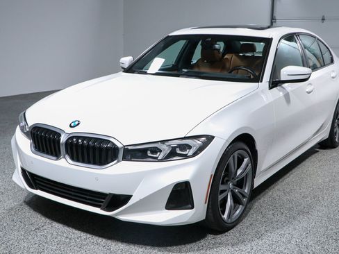 Used 2023 BMW 330i Sedan w/ Premium Package RWD image 29
