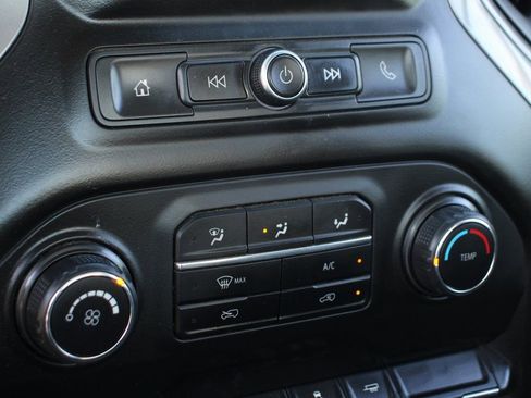 Used 2021 Chevrolet Silverado 2500 W/T image 25