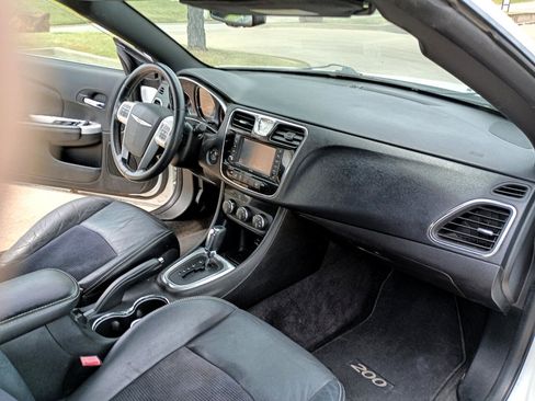 Used 2013 Chrysler 200 S image 10