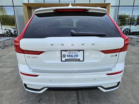 Used 2022 Volvo XC60 B5 R-Design w/ Protection Package Premier AWD/4WD image 6